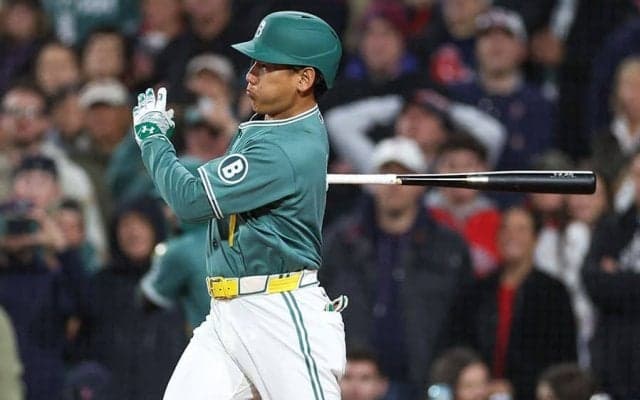 吉田正尚、12年ぶり快挙も…浮き彫りになる“冷遇”　米ファン要望「スタメンに」「使え」