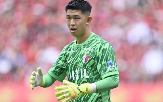 ｢これが入らんのか…｣鹿島の日本代表GK早川友基、セーブ率82.1％の鉄壁ガード。浦和・金子拓郎が呆然と漏らした“本音”が話題に