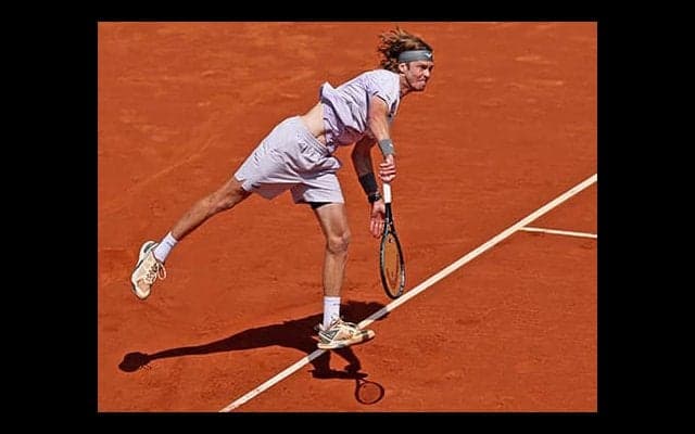  逆転勝ちで初V王手、今季初の決勝へ 