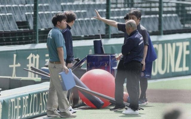 【阪神】両側カメラ席付近で球団関係者と球場職員が話し合い　中日福永の負傷で対応策練る