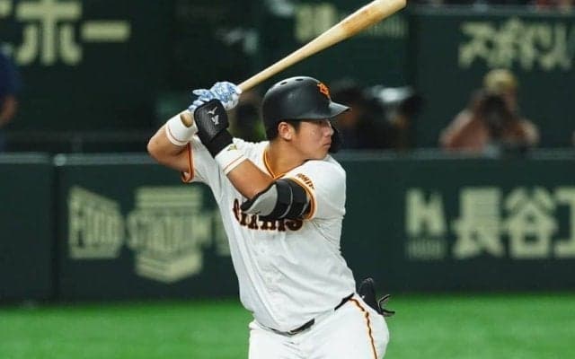 巨人・石塚裕惺が逆転3ラン　戸郷を援護…2024年ドラ1が衝撃弾、本拠地も熱狂