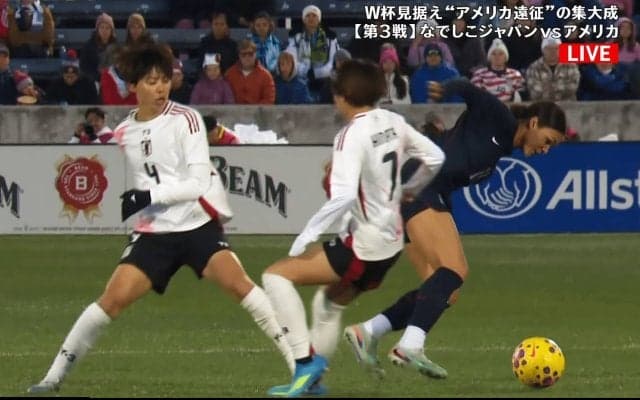 “出産から8か月”で日本女子代表を翻弄！最強ママFWの“超絶ターン→独走ドリブル”に「さすが世界トップクラス」「めっちゃ速い」日米ファン感嘆