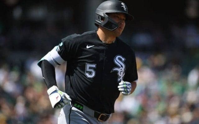 村上宗隆、2度目の3戦連発となる特大8号　日本記録も更新…リーグ3位の一発で勝利に貢献