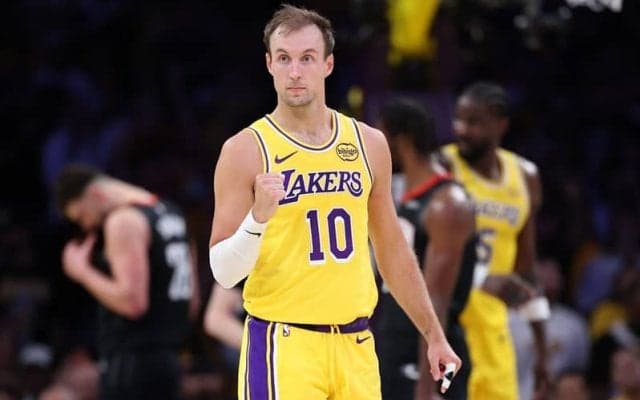 ルーク・ケナードが3P5本をすべて成功させて27得点…レイカーズ史上3人目の快記録に