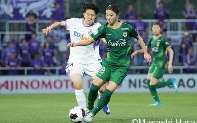 ｢長谷川唯の後継者｣19歳の活躍などでベレーザ3発逆転も…｢WEリーグの三笘｣レジーナ美人ドリブラーのクロスから1点返されると防戦一方に！試合を決めたレジェンド投入と指揮官の檄！ 