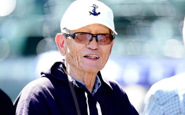 NPBレジェンドが「87歳と思えない」　まさかの渡米に驚愕…菅野激励で「元気すぎる」