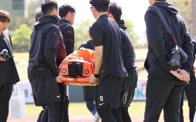 【巨人】泉口友汰にアクシデント　練習中に打球が顔に直撃、担架で運ばれグラウンドから救急搬送