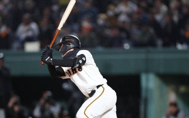 【巨人】新星平山功太「うれしくてもう、ガッツポーズ出ちゃいました」初打点が逆転２点打