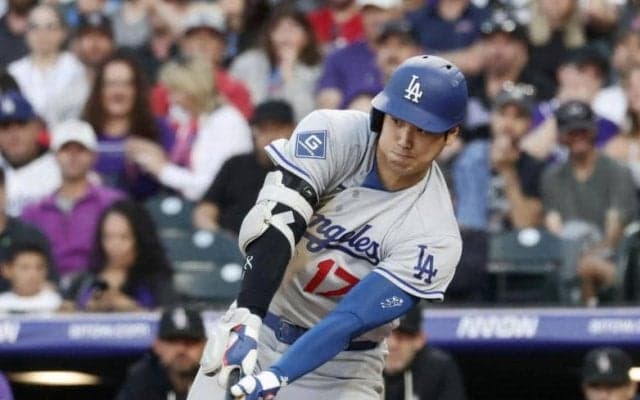 大谷翔平　先輩へのあいさつで腰の角度が９０度！菅野智之も思わず恐縮？ＷＢＣでチームメートの２人　先輩を敬う姿勢がにじんだワンシーン