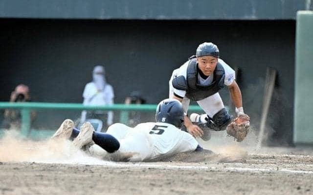 鹿児島商、4強入り　9回逆転で大崎破る　九州高校野球