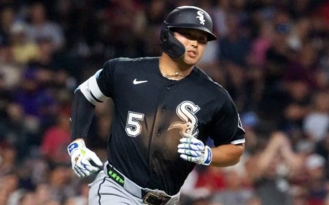 村上宗隆は「本物だ!!」　4戦連発にシカゴ中継は感嘆、爆速181キロ弾に「全員が感銘を」