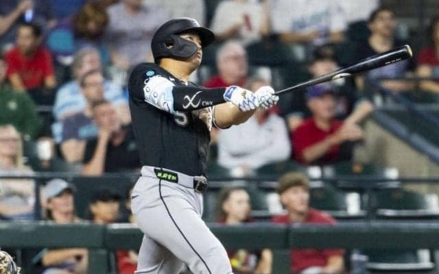 村上宗隆が絶好調　大谷、鈴木に日本人３人目の４戦連発９号弾含む３安打４出塁　本塁打数ジャッジに並ぶリーグ２位浮上で年６３発ペース　ＯＰＳも・９７８まで上昇