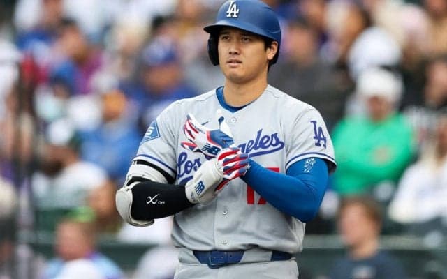 「こんなハラハラする内野安打初めてかもしれない」大谷翔平、“執念”の内野安打で53試合連続出塁…「厳しい状況で良くやりましたわ」球団歴代2位タイに