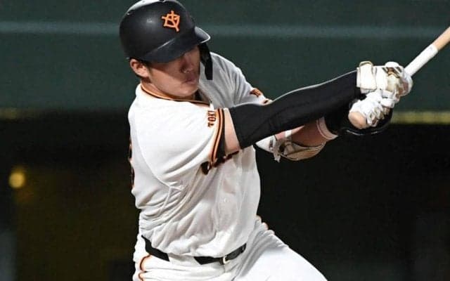 巨人　新星が次々と活躍！２０歳の石塚が右翼フェンス直撃の２点三塁打！プロ初打点をマーク　阿部監督の３番起用に応える