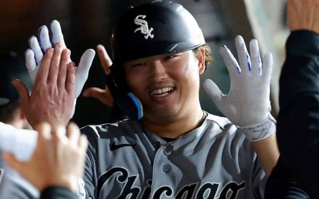 村上宗隆はインタビューまで絶好調　締めは英語で「Keep going!」　リポーターも笑顔「チームがいい状態。盛り上がっていた」