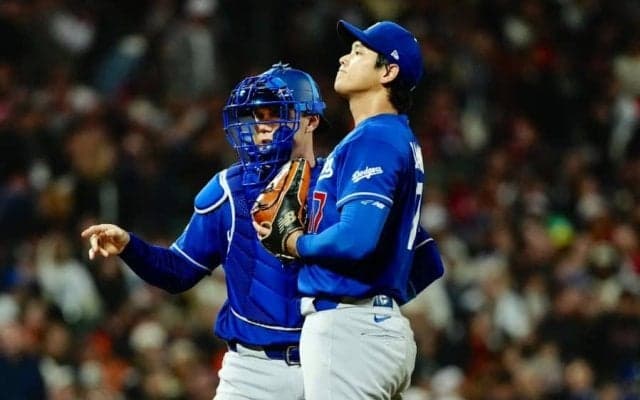 相棒スミスが大谷翔平に“感動”した1球　ともに握った拳…マスク越しに見た快投の裏側