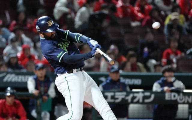 【ヤクルト】サンタナ、途中交代続くも打撃で貢献　５回に先制２ラン「追い込まれていたので…」