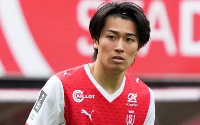 仏で今季10発の中村敬斗、“鼻血級”爆イケモデル姿に反響！ 伝説のスタイリスト起用に｢格好いいしか出ない｣｢平成っぽいイケメン｣
