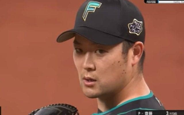 日本ハム右腕が気迫の火消しも…ファンの注目は一点集中　“場違い”なチョイスに「笑ったww」