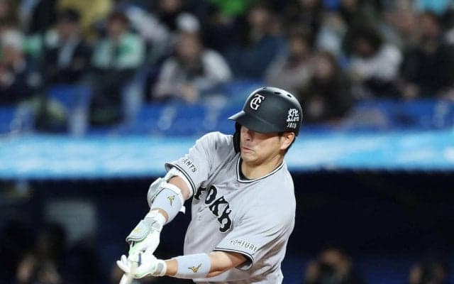 【巨人】大城卓三もん絶…自打球が右ひざ直撃して倒れ込む　巨人ナインにアクシデント続く