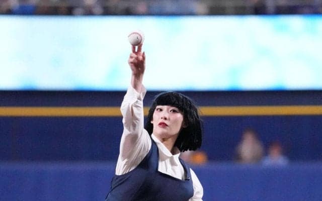 【中日】アバンギャルディsono　ど緊張スリーバウンド始球式　10時間リハ後に父と練習