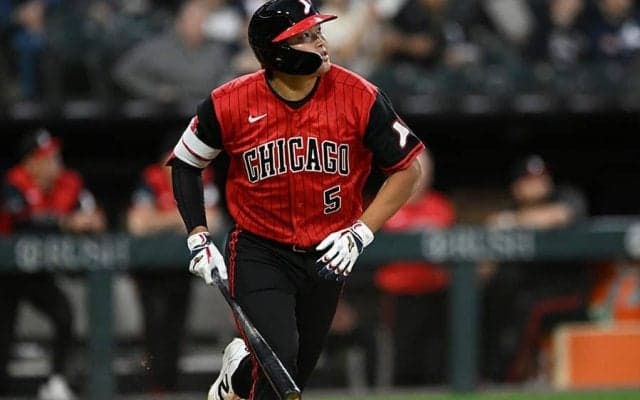 村上宗隆は「ビーストだ」　年68HRペース…“大谷マニア”の米識者が驚愕した“片手弾”