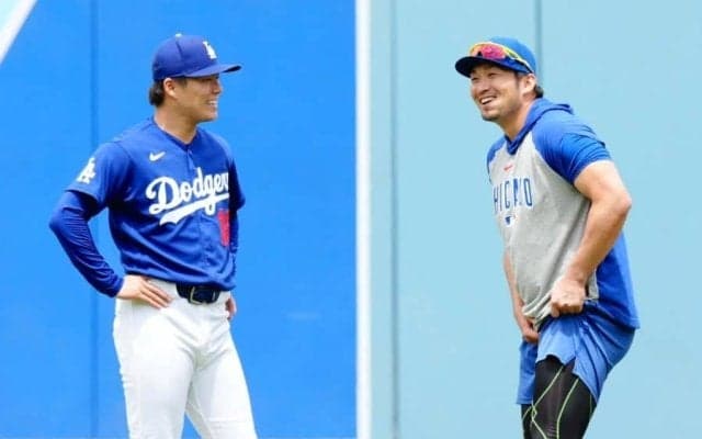 山本由伸、鈴木誠也とWBC以来の再会　笑顔で駆け寄り握手→ハグ…試合前に見せた変わらぬ絆