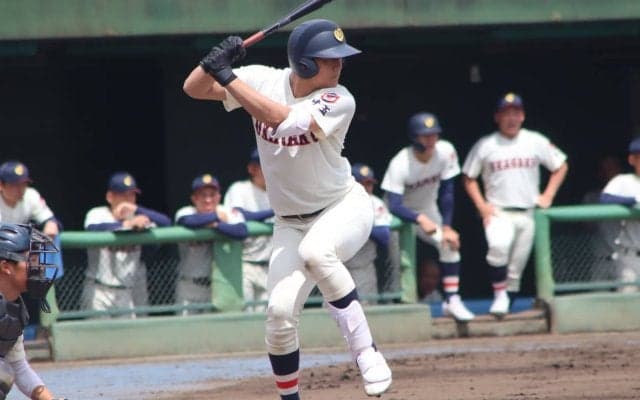 浦和学院が誇る超高校級捕手が2安打の活躍！自慢の二塁送球も安定感抜群【埼玉】