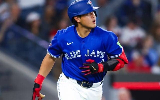 「完璧すぎるアーチ！」で米驚愕　2戦連発5号の岡本和真に「勝負強さがエグすぎる」「日本人のパワーがマジで別格だわ」