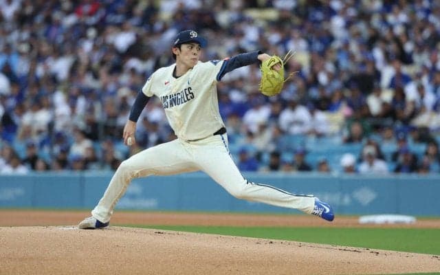 佐々木朗希が降板後に大谷翔平と話し込む　6回途中7安打4失点で今季初勝利の権利得る