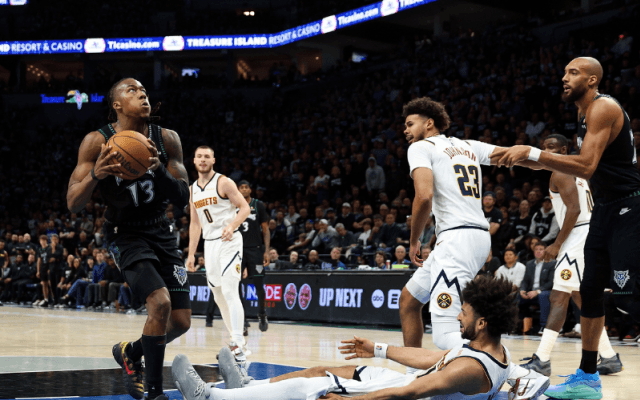 ウルブズがナゲッツを破り突破に王手…ドスンムがキャリアハイの43得点でけん引、試合終了間際には乱闘騒ぎも