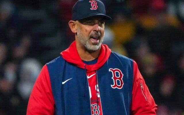 解任のコーラ監督、他球団へ“電撃就任”の可能性…「先を越される前に獲得に動く可能性がある」米メディア