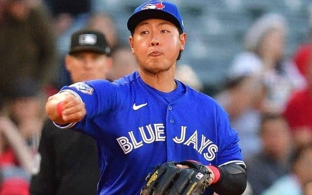 エースも仰天した岡本和真の美技　爆速球に“神反応”…カナダ実況も感嘆「完璧な動き」
