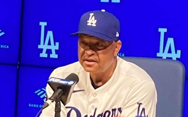 ロバーツ監督が明かす大谷翔平との“秘話”「構えのズレに気づいたと言っていた」　１２戦ぶり本塁打を含む３安打を分析「左投手と対戦することでスイング軌道が修正された」