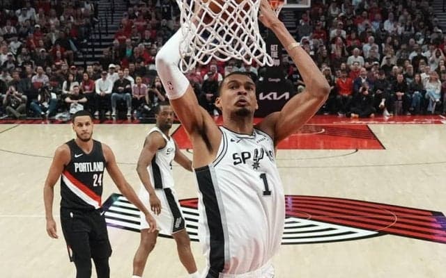 脳震盪から復帰したビクター・ウェンバンヤマがシャック以来のモンスタースタッツをマーク