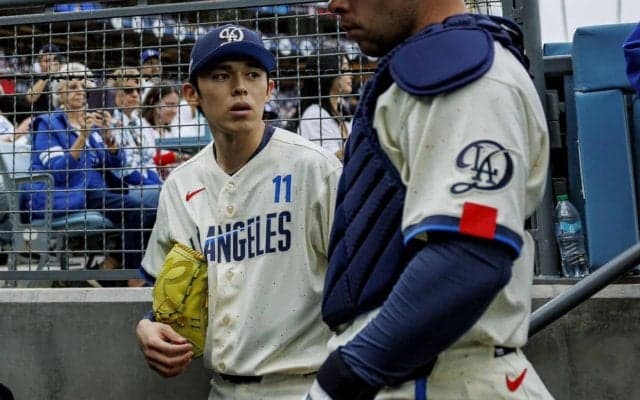 「スプリットの球速を上げたい」--悩める佐々木朗希がコーチ陣を呼び止めたブルペンの裏側　魔球が大幅に進化した“理由”