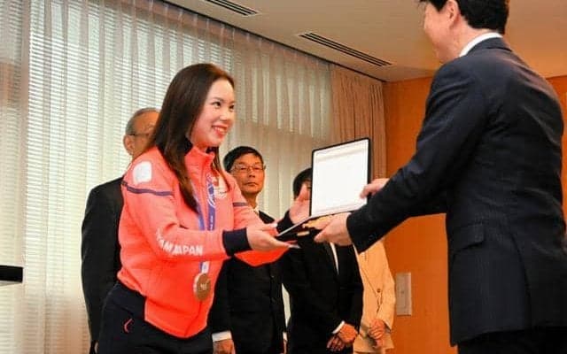 フィギュア吉田唄菜選手「さらに成長」　五輪団体銀で岡山県民栄誉賞