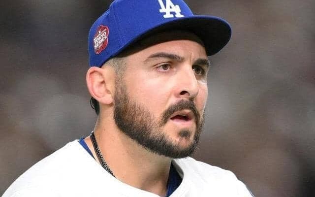 ドジャースが執念の継投　２点ビハインドでベシア＆スコット投入　両左腕がともに全て１回無失点で３三振　ディアス不在で守護神不在の中で奮闘