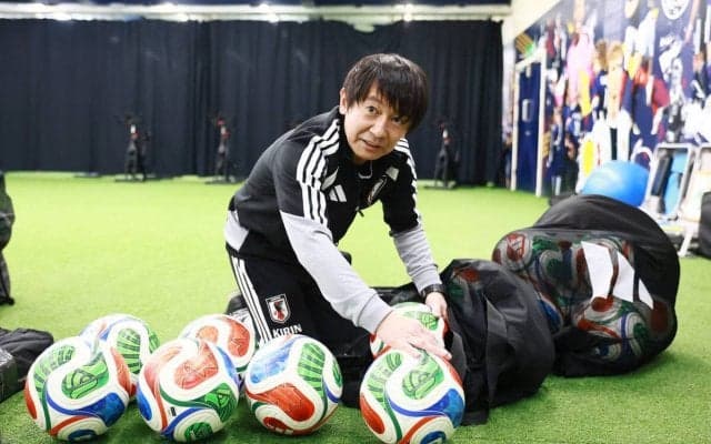 “唯一無二　８大会連続の日本代表”　森保監督が「縁の下の力持ち」と全幅の信頼寄せる用具担当さん…キットマネジャーの麻生英雄氏