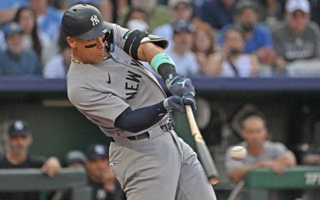 ジャッジ、村上宗隆に並ぶ12号　メジャートップタイ…敵地騒然の豪快弾、OPSも“大台”に