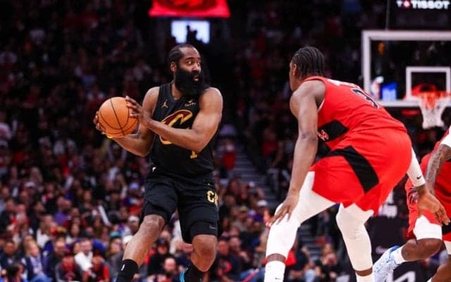 一度もスウィープされずにNBAプレーオフのシリーズへ出場した回数でハーデンがトップ