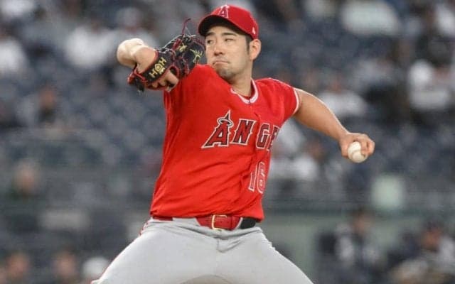 菊池雄星、「左肩の張り」で緊急降板　球団発表…3回の投球練習で異変訴える