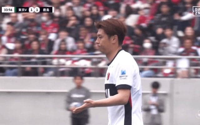 「見返しても分からない…」鹿島DFが“自分でも理解不能なミス”から痛恨失点「何をしてる…」「反省して挽回を」ファンも悲鳴