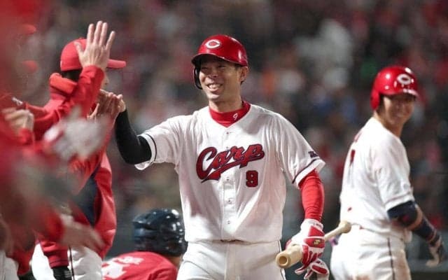 広島・新井監督　３週間ぶりの連勝　秋山３度の先頭安打「大きかったね。やっぱり」「彼らの前に得点圏という作戦です」