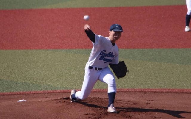 初の春4強に導いた東京学館浦安の145キロ右腕はここまで32回32奪三振の快投！準決勝ではどんな投球を見せるのか？