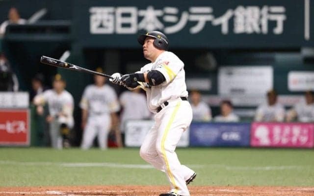 鷹・山川穂高、32打席ぶりヒットが本塁打　打率1割台の大不振も…復調の一撃に本拠地騒然