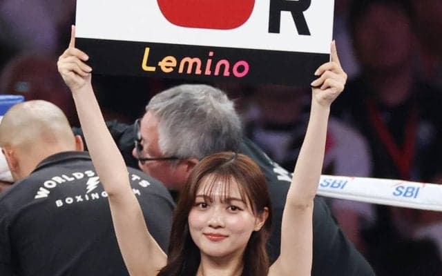 “世紀の一戦”に登場のラウンドガールが「娘ちゃんじゃん！」名捕手の長女がSNSで話題