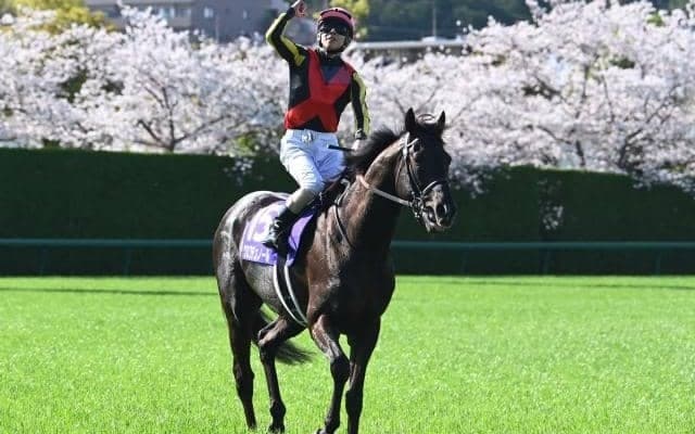 【AI予想・天皇賞(春)】ハイレベル世代の総大将が格の違いを見せる!? 不安らしい不安がない人工知能の本命馬