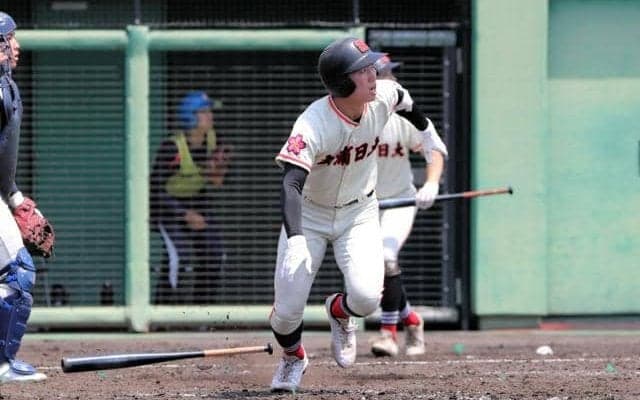 関東大会へふわり　土浦日大・大立、殊勲の3点本塁打　春季高校野球