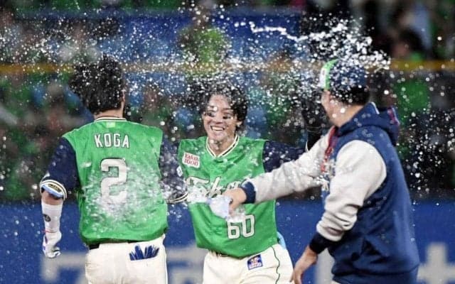 ヤクルト　７２年ぶり同一カード開幕７戦７勝　武岡右越えサヨナラ打　池山監督「また明日頑張って」